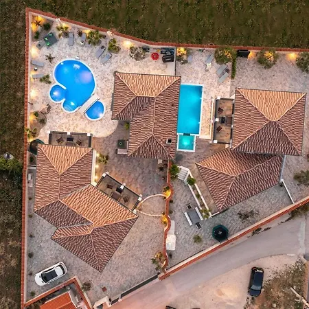 Dalmatinac Villa *